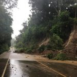Hawaii, l’uragano Lane provoca gravi alluvioni e frane, oltre 500 mm di pioggia in alcune aree [FOTO e VIDEO]