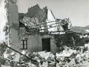 Effetti del terremoto a Poggioreale, dall’archivio del giornale “L’Ora” di Palermo