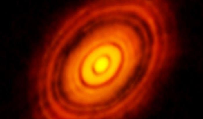 Un disco protoplanetario visto da Alma