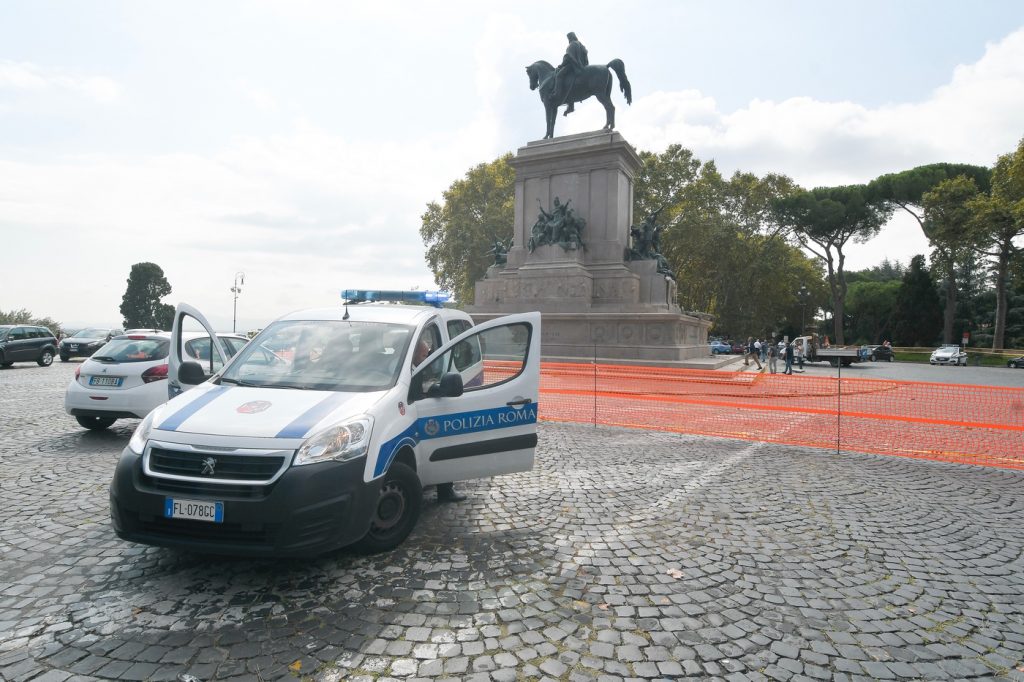 Roma, Fulmine danneggia il monumento a Garibaldi al Gianicolo