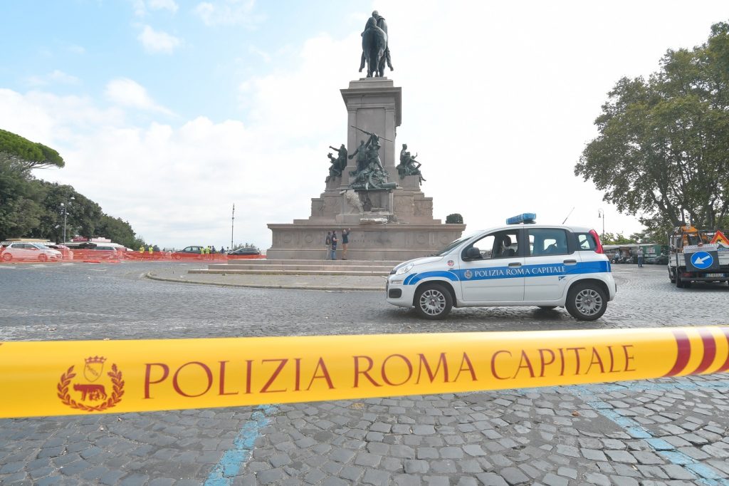 Roma, Fulmine danneggia il monumento a Garibaldi al Gianicolo