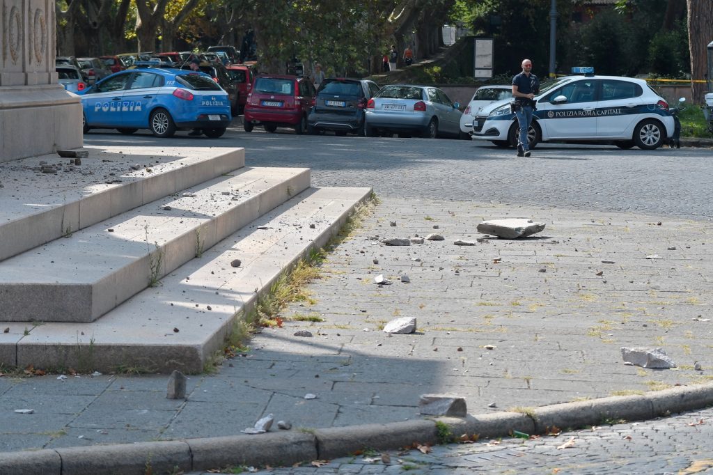 Roma, Fulmine danneggia il monumento a Garibaldi al Gianicolo