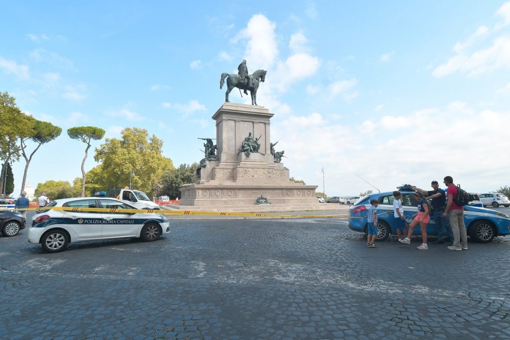 Roma, Fulmine danneggia il monumento a Garibaldi al Gianicolo