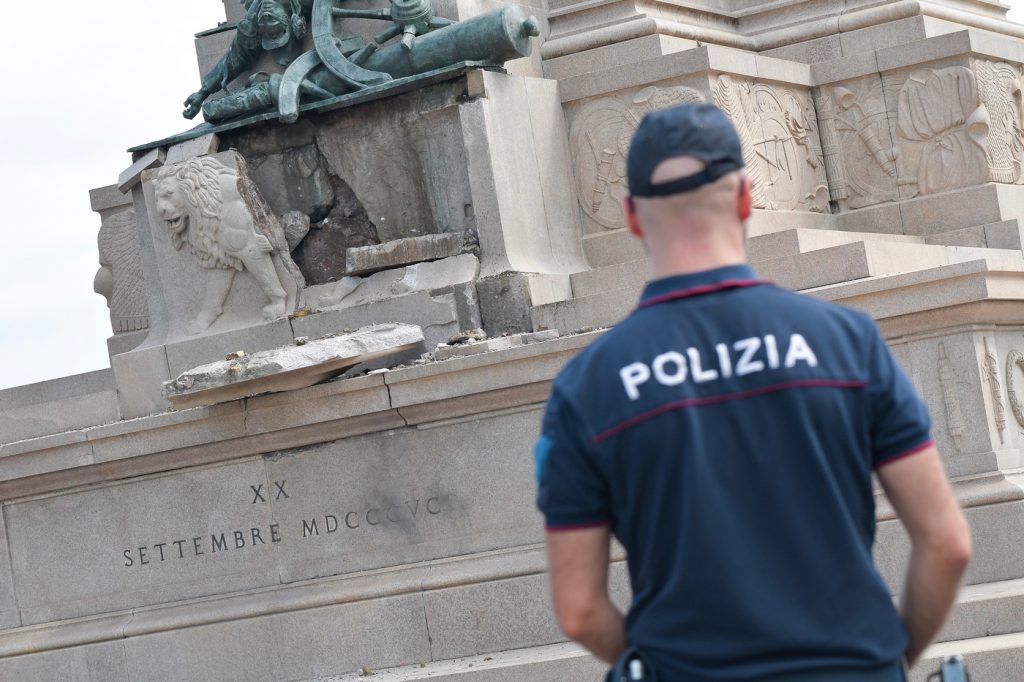Roma, Fulmine danneggia il monumento a Garibaldi al Gianicolo
