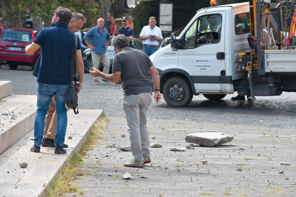 Roma, Fulmine danneggia il monumento a Garibaldi al Gianicolo