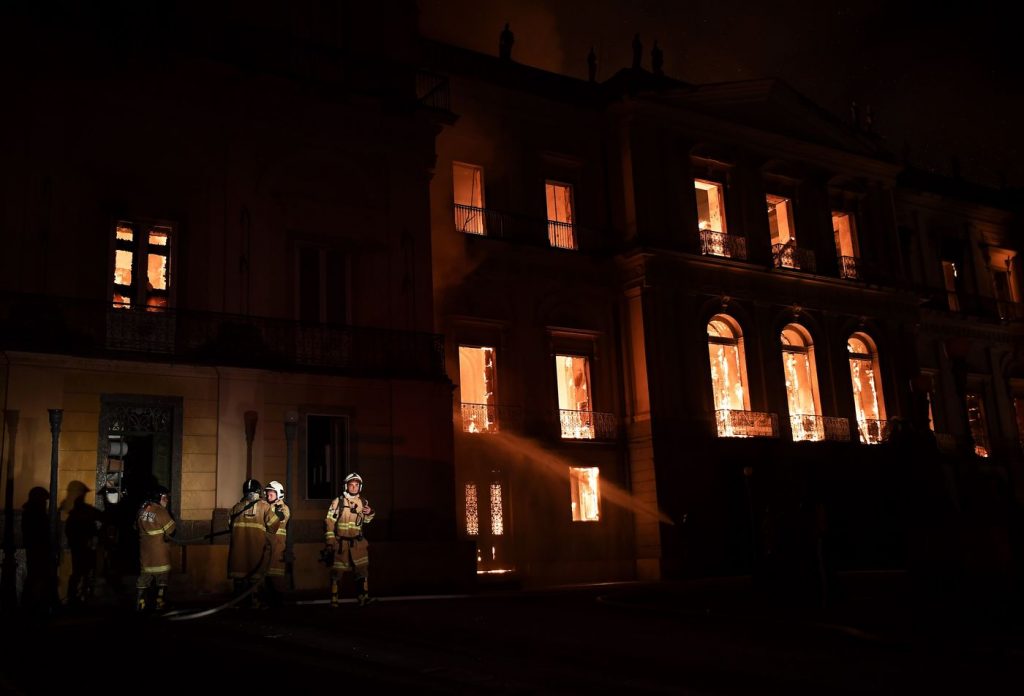 Brasile, incendio Museo Nazionale a Rio de Janeiro