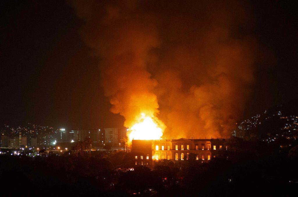 Brasile, incendio Museo Nazionale a Rio de Janeiro