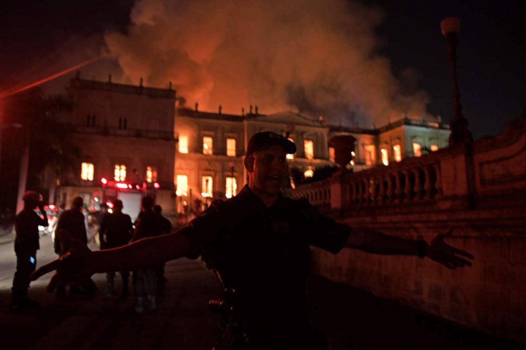 Brasile, incendio Museo Nazionale a Rio de Janeiro