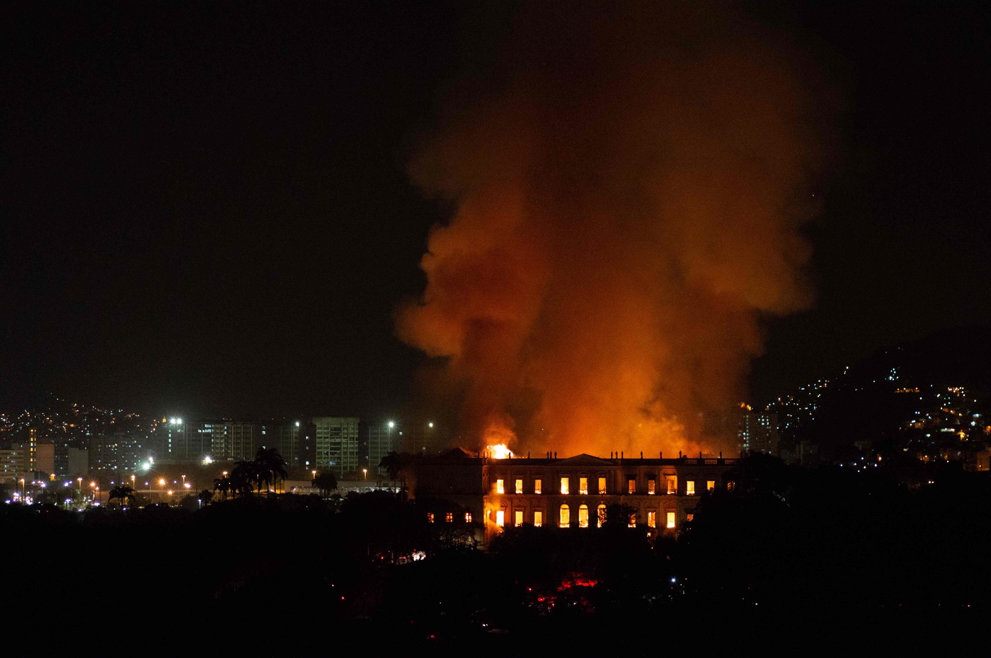 Brasile, incendio Museo Nazionale a Rio de Janeiro