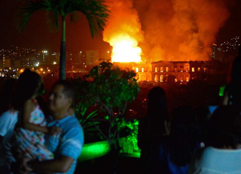 Brasile, incendio Museo Nazionale a Rio de Janeiro