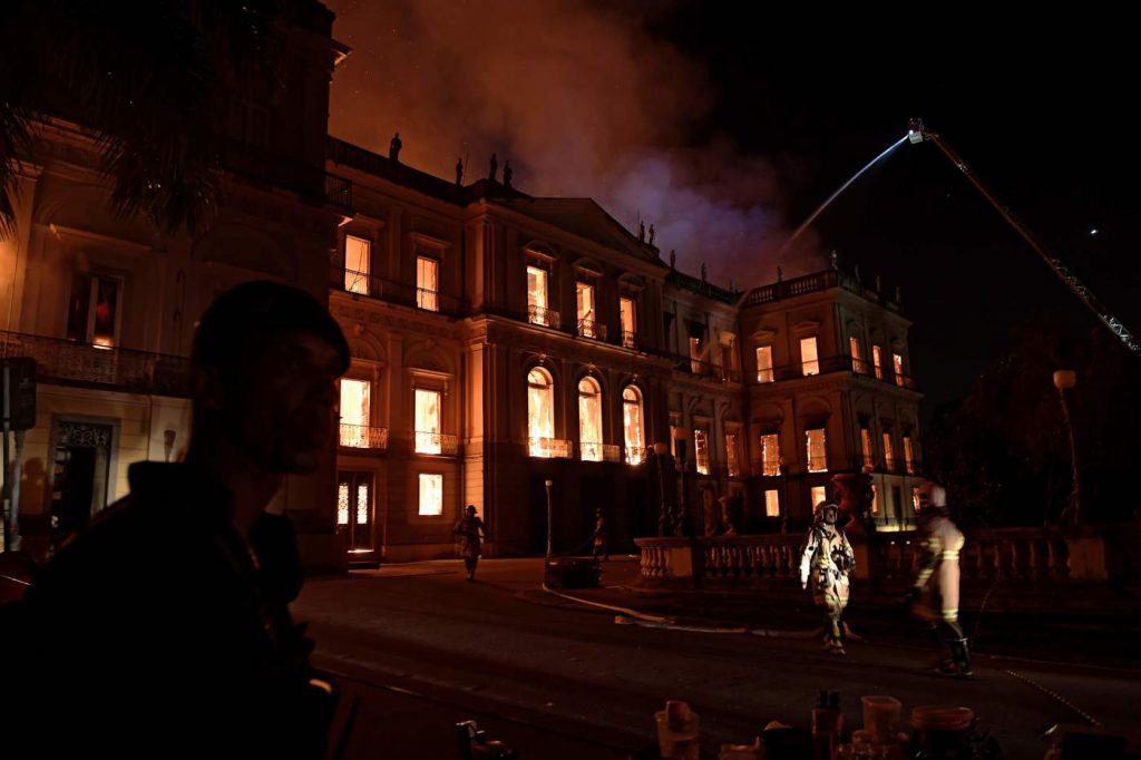 Brasile, incendio Museo Nazionale a Rio de Janeiro