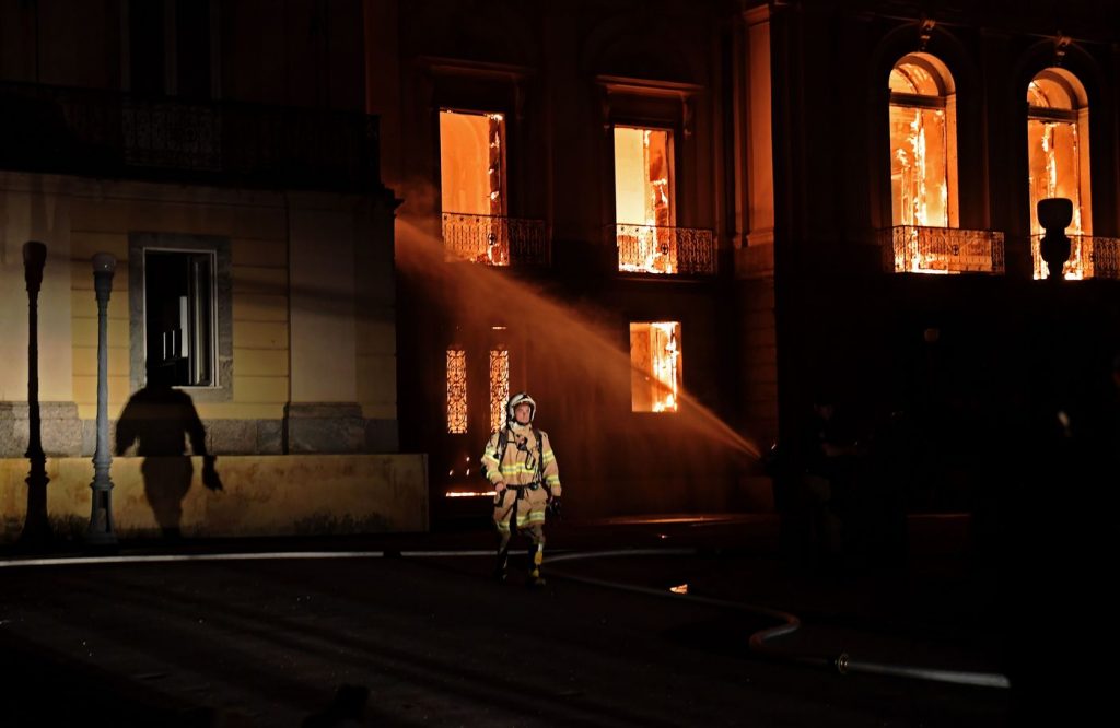 Brasile, incendio Museo Nazionale a Rio de Janeiro