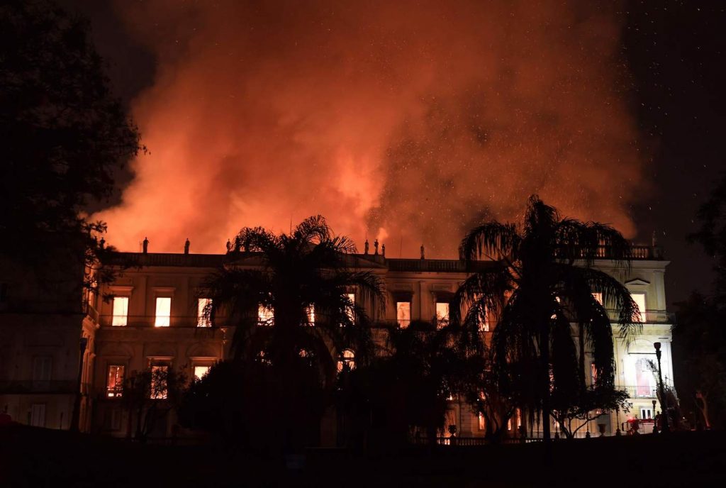 Brasile, incendio Museo Nazionale a Rio de Janeiro