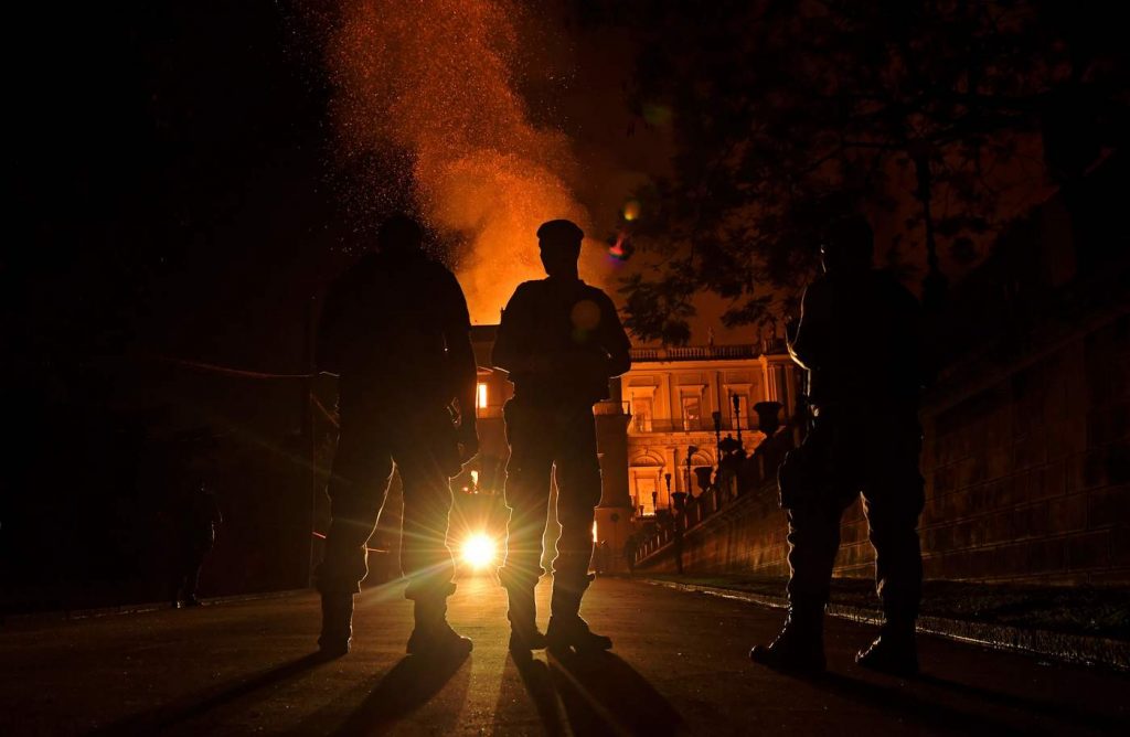 Brasile, incendio Museo Nazionale a Rio de Janeiro