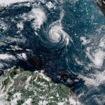 Allerta Meteo, Europa e America si risvegliano con l’incubo di una “staffetta” di Uragani Atlantici: “Florence”, “Isaac” e “Helene” infuriano sull’Oceano e minacciano le coste [LIVE]