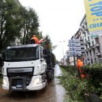 Maltempo Milano: alberi caduti, disagi e feriti [GALLERY]