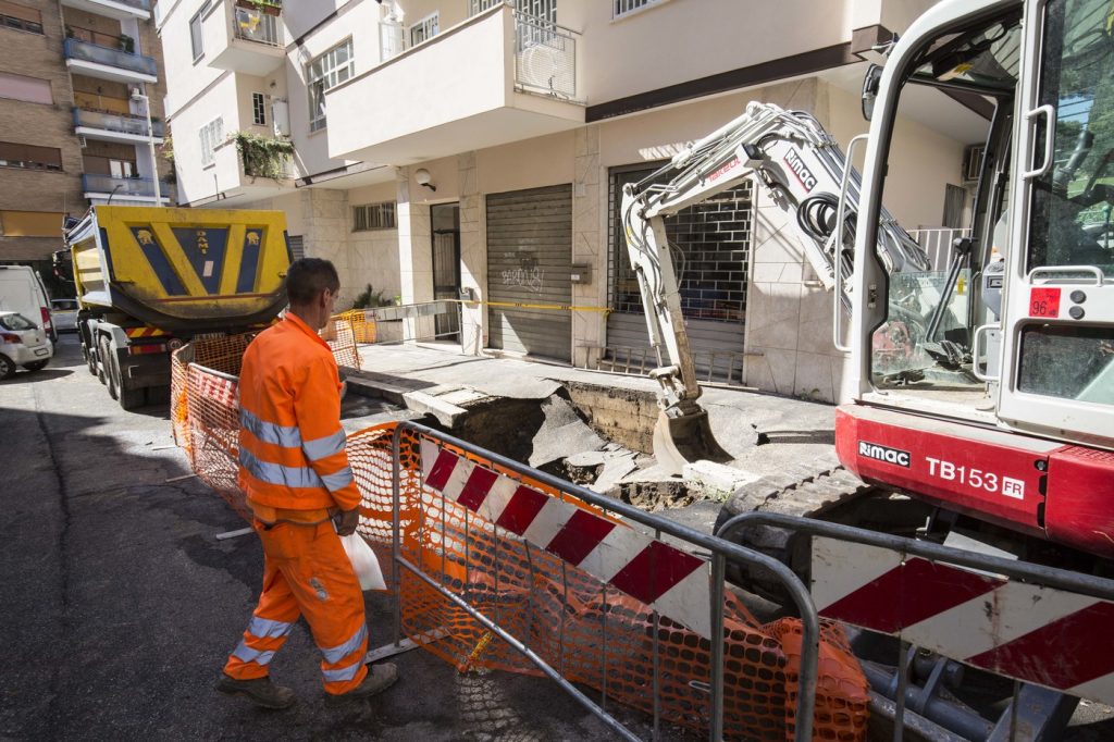 Voragine in via Cesio Basso alla Balduina