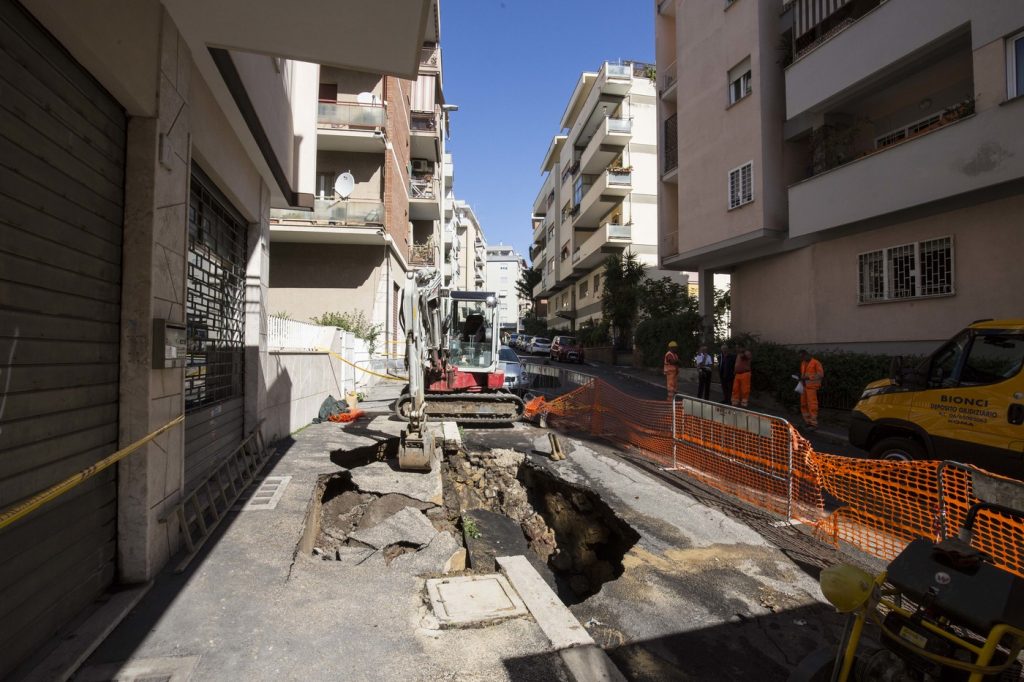 Voragine in via Cesio Basso alla Balduina