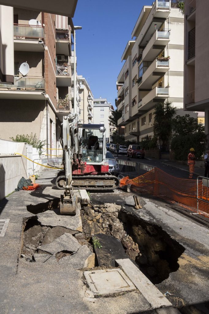 Voragine in via Cesio Basso alla Balduina
