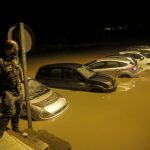 Alluvione Baleari, catastrofe a Maiorca: una mamma ha messo in salvo uno dei suoi bambini e poi è morta, l’altro risulta disperso [FOTO]