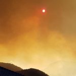 Caldo senza precedenti e forte vento di foehn al Nord, disastrosi incendi sulle Alpi: situazione critica ad Agordo [FOTO e VIDEO LIVE]
