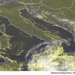 Allerta Meteo, allarme alluvione all’estremo Sud: Calabria e Sicilia investite da temporali violentissimi in risalita da Sud [MAPPE]