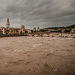 Allerta Meteo, i 6 grandi fiumi del Nord/Est stanno esondando: l’Adige e il Piave fanno paura, verso un’alluvione storica nella notte [LIVE]