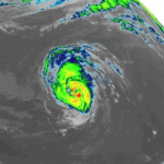 Leslie, l’uragano “zombie” dell’Atlantico si avvicina alle Canarie: potrebbe diventare il ciclone tropicale più longevo di sempre [MAPPE]