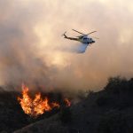 Incendi, inferno di fuoco in California: almeno 9 morti e 157mila evacuati, forti venti alimentano le fiamme
