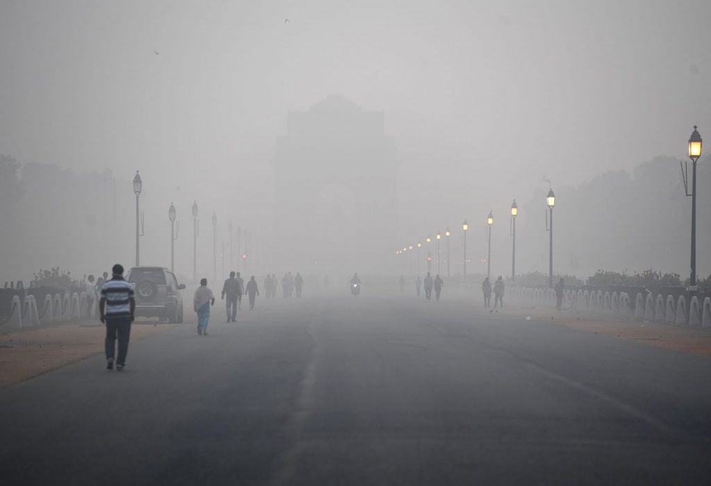 Smog in India, fitta cappa grigia su Nuova Delhi, una delle città più inquinate al mondoSmog in India, fitta cappa grigia su Nuova Delhi, una delle città più inquinate al mondo