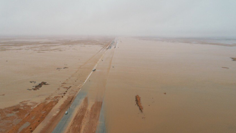 alluvioni deserto arabia saudita