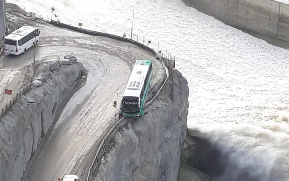 bus precipizio colombia