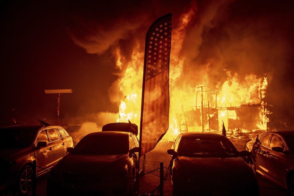 incendio camp fire california