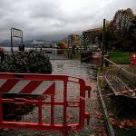 Maltempo in Piemonte, piove senza sosta: il Lago d’Orta esonda a Omegna [FOTO LIVE]