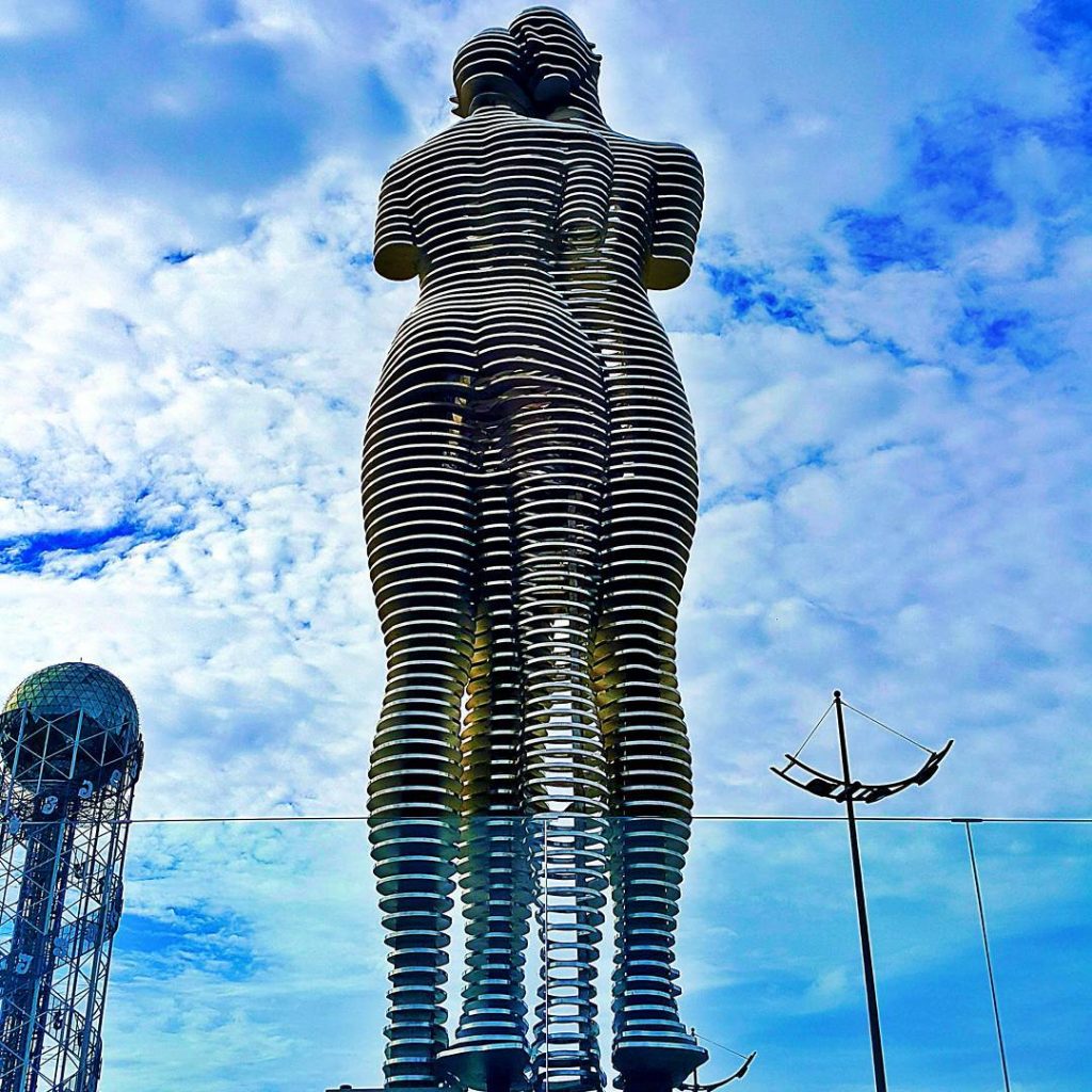 statua ali nino georgia