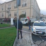 Maltempo Calabria, il maestrale sfiora i 100km/h a Reggio: alberi sradicati e danni [FOTO]