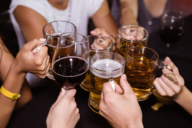 Cartello Di Avvertimento Umoristico In Metallo Per Porta "Attenzione Al Consumo Di Alcol" - Decorazione Da Parete Per Interni/Esterni - 30x20 Cm (12x8 Pollici) - Regalo Divertente Per Amici, Per Bar E Taverne