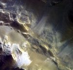 In volo sopra il cratere Korolev di Marte: lo straordinario VIDEO della “bocca” ghiacciata del Pianeta Rosso