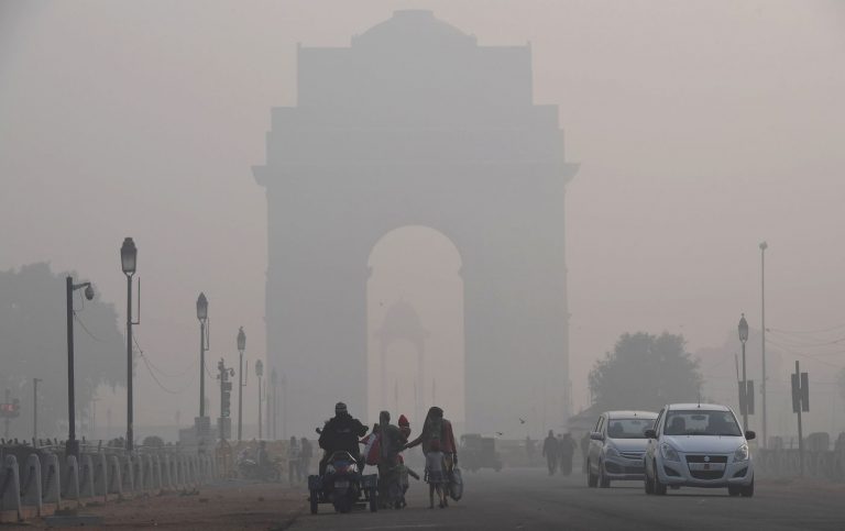 India, nebbia a Nuova Delhi