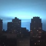 Esplosione a New York: “Pazzesco, la fine del mondo, un UFO, gente con le mani sulla bocca”, il panico dei residenti [FOTO e VIDEO]