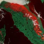 Dai satelliti NASA lo straordinario spettacolo di Appennino e pianura Padana con la NEVE: ecco gli effetti della nevicata di ieri [GALLERY]