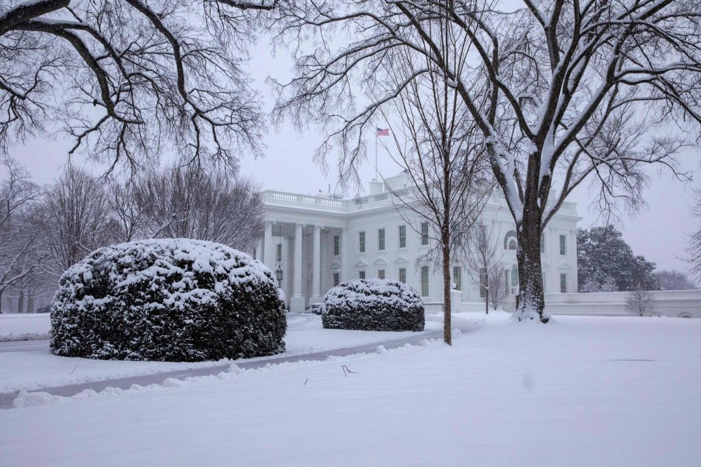 Maltempo, Washington sotto la neve
