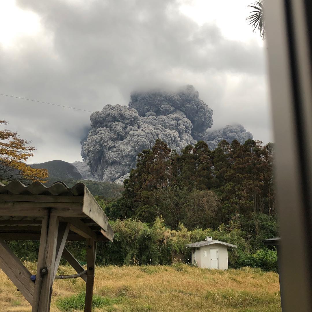 eruzione vulcano Shindake giappone
