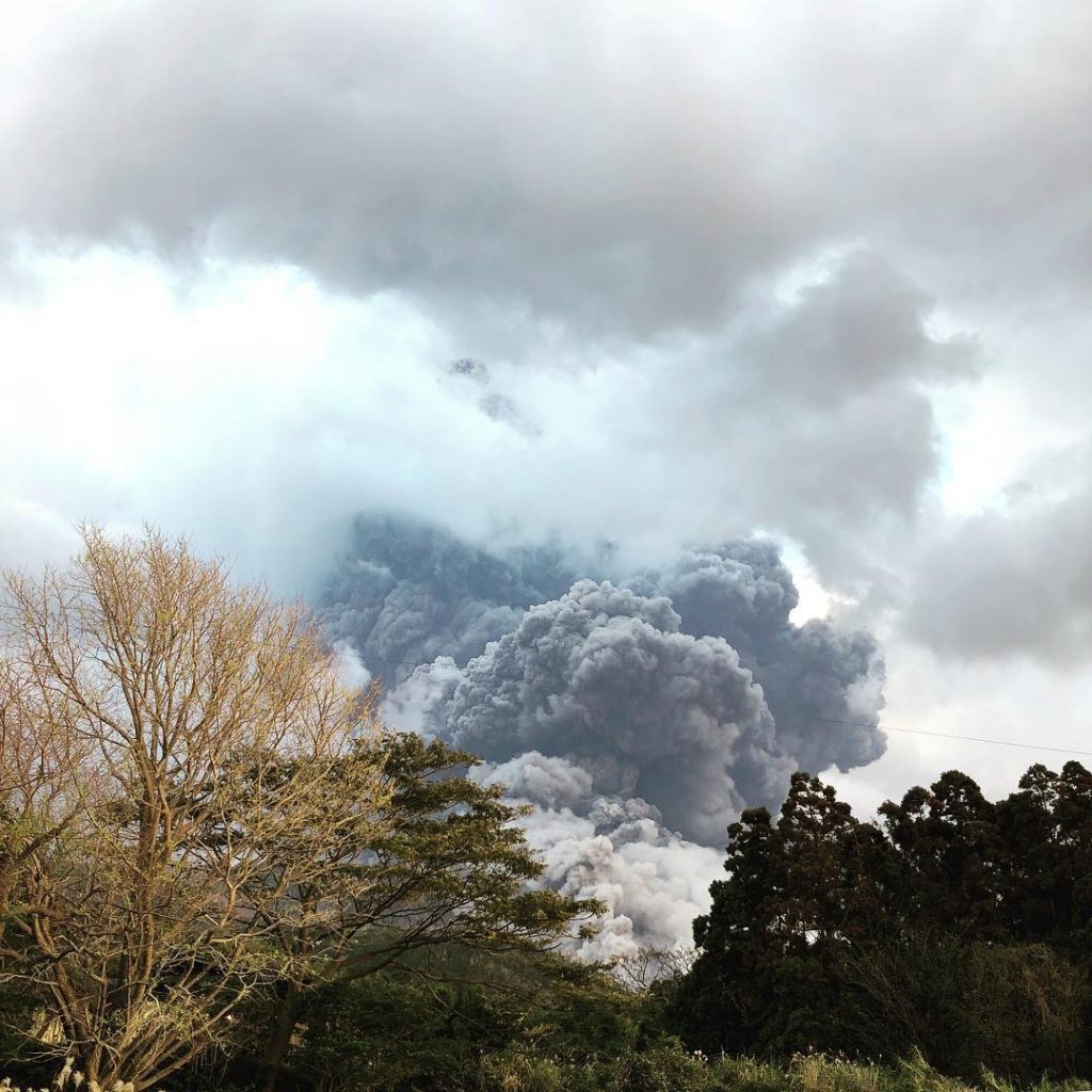 eruzione vulcano Shindake giappone