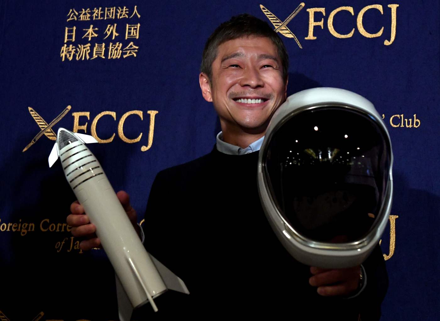 Turismo spaziale, Yusaku Maezawa sarà il primo turista ad atterrare sulla Luna