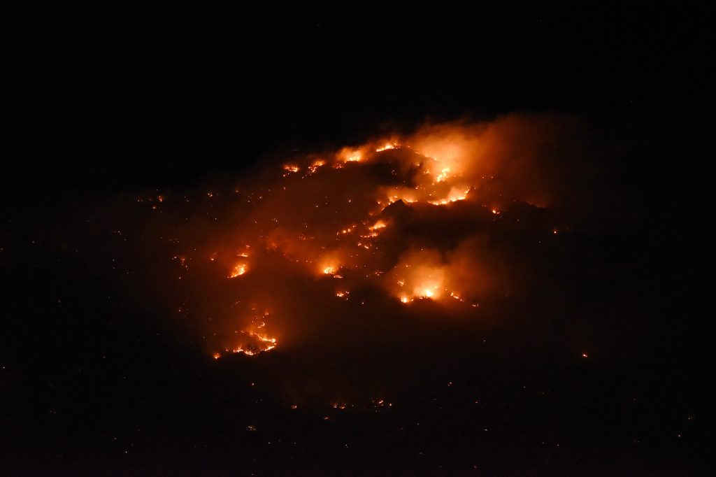 Val Susa, incendio sul monte MusinèVal Susa, incendio sul monte Musinè