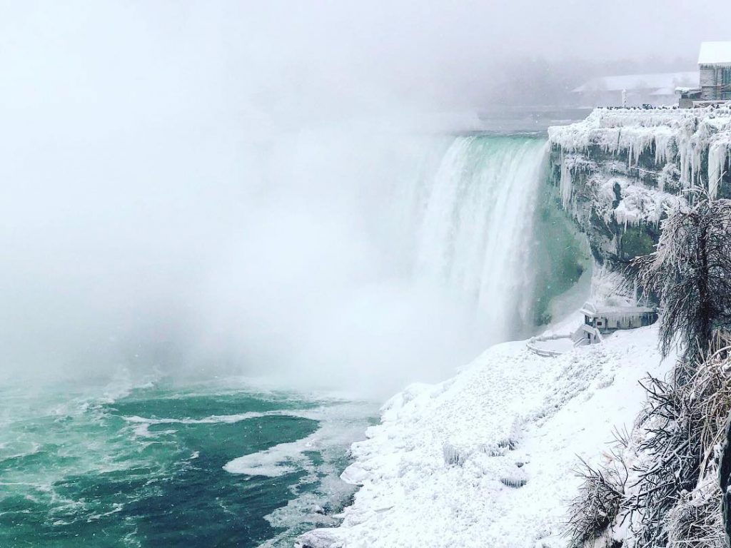 cascate niagara congelate