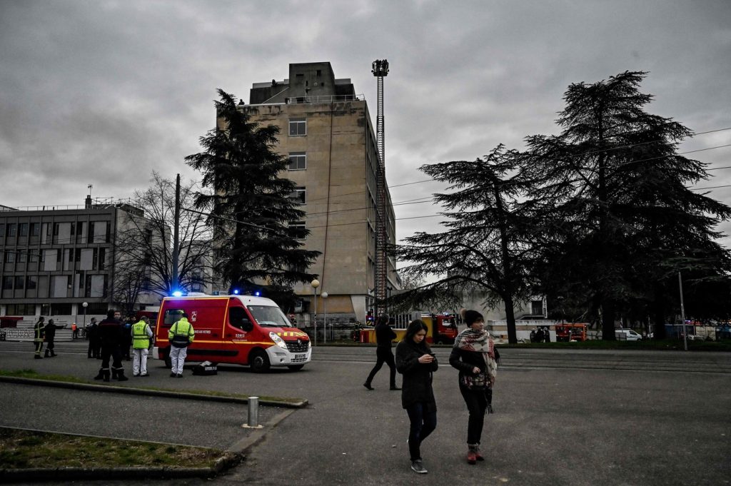 esplosione incendio francia