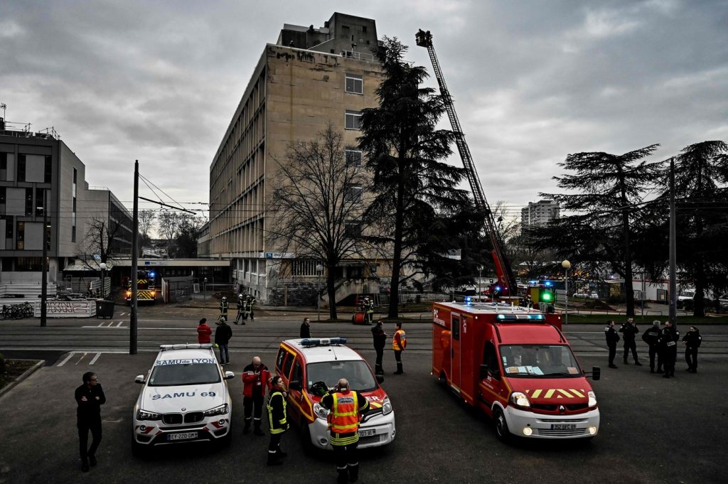 esplosione incendio francia