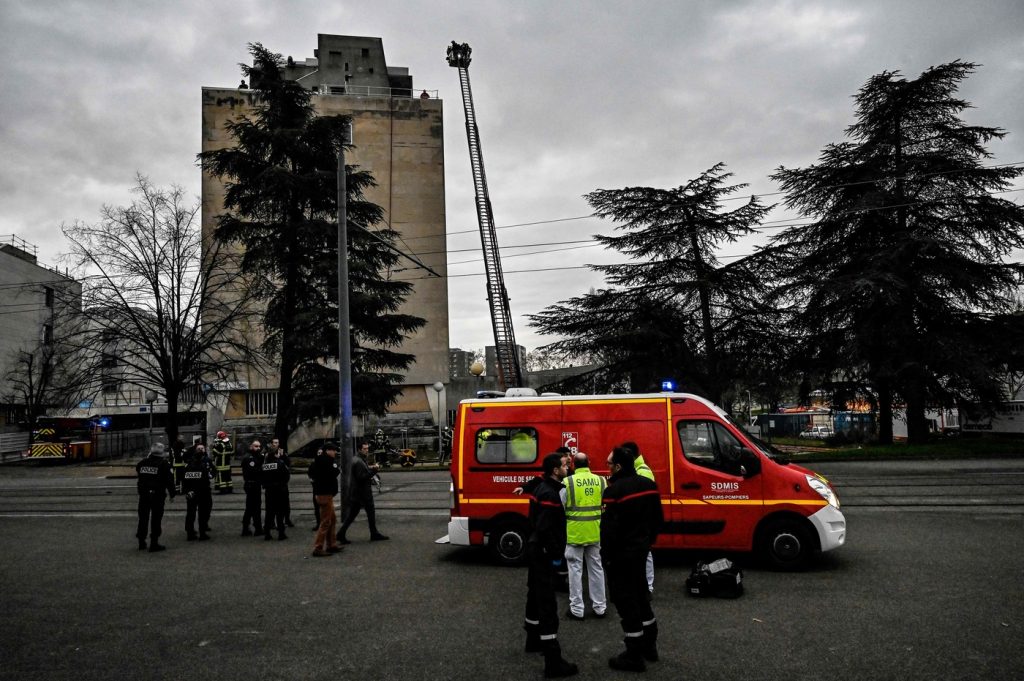 esplosione incendio francia